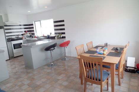 Photo of property in 3a Waterview Road West, Takanini, 2112