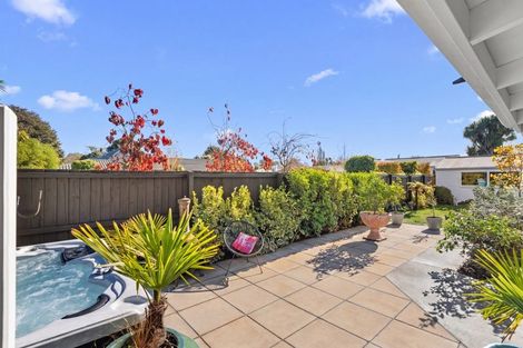 Photo of property in 24 Riverview Street, Beckenham, Christchurch, 8023