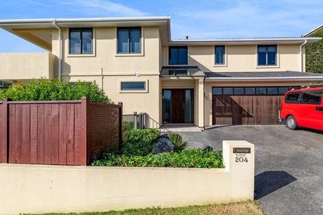 Photo of property in 204 Heta Road, Merrilands, New Plymouth, 4312