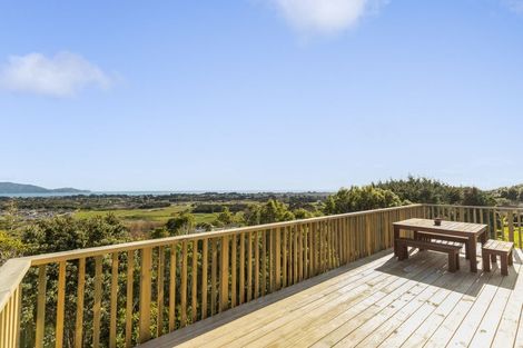 Photo of property in 94 Kotare Street, Waikanae, 5036