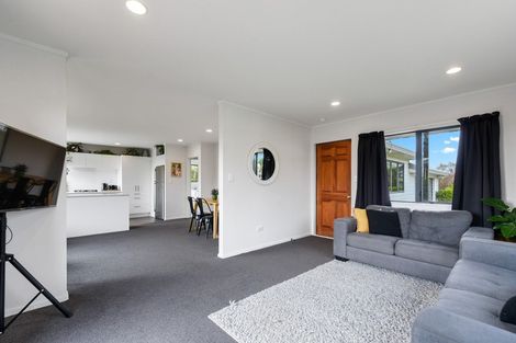 Photo of property in 28 Rosehill Place, Nawton, Hamilton, 3200