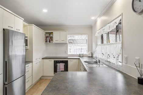 Photo of property in 13 Phoebe Meikle Place, Torbay, Auckland, 0630