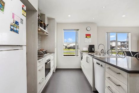 Photo of property in 229 Porchester Road, Takanini, 2112