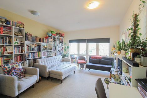 Photo of property in Luxford Villas, 311/72u Herald Street, Berhampore, Wellington, 6023
