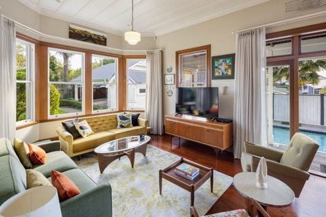 Photo of property in 23 Ruakiwi Road, Hamilton Lake, Hamilton, 3204