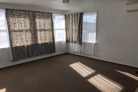 Photo of property in 23 Hill Crescent, New Lynn, Auckland, 0600