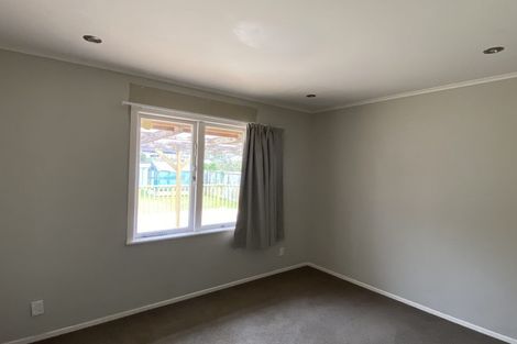 Photo of property in 1 Royal View Road, Te Atatu South, Auckland, 0610