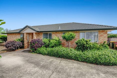Photo of property in 17 Aitkenhead Court, Parakai, 0830