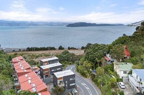 Photo of property in 16/2 Onslow Road, Khandallah, Wellington, 6035