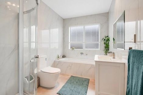 Photo of property in 140 Arran Point Parade, Orewa, 0931