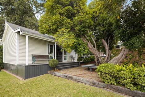 Photo of property in 23 Ruakiwi Road, Hamilton Lake, Hamilton, 3204