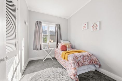 Photo of property in 5 York Street, Moera, Lower Hutt, 5010