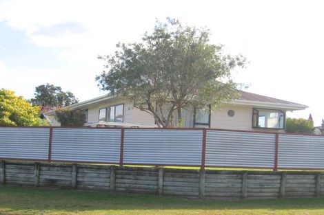 Photo of property in 237 Linton Crescent, Whangamata, 3620