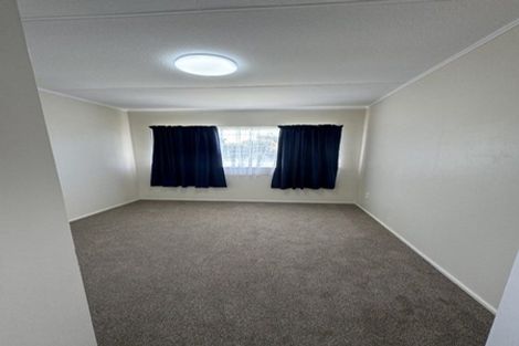 Photo of property in 1/15 Mcleod Road, Henderson, Auckland, 0612