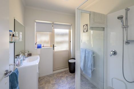 Photo of property in 2 Fuller Close, Levin, 5510