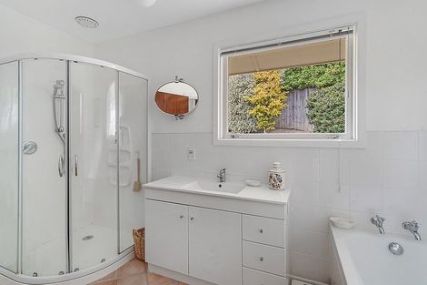 Photo of property in 32 Takahe Drive, Cashmere, Christchurch, 8022