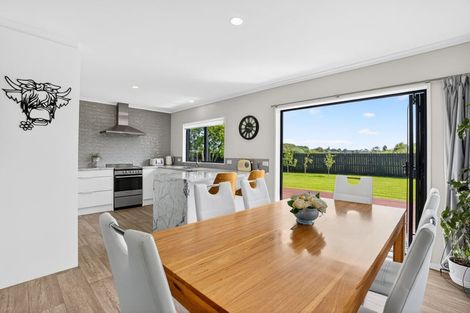 Photo of property in 23 Raabia Close, Parakai, 0830