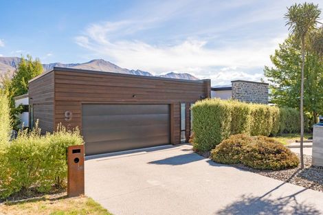 Photo of property in 9 Matipo Street, Wanaka, 9305