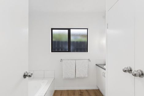 Photo of property in 32a Simpson Road, Papamoa Beach, Papamoa, 3118