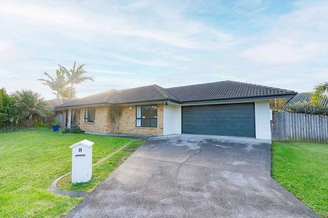 Photo of property in 8 Frank Bunce Grove, Flat Bush, Auckland, 2019