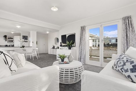 Photo of property in 217 Glengarry Road, Glen Eden, Auckland, 0602