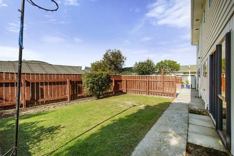 Photo of property in 4 Saint Aidans Way, Tawa, Wellington, 5028