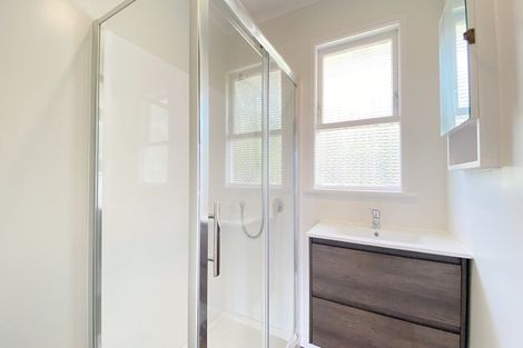 Photo of property in 13 Burlington Place, Manurewa, Auckland, 2102