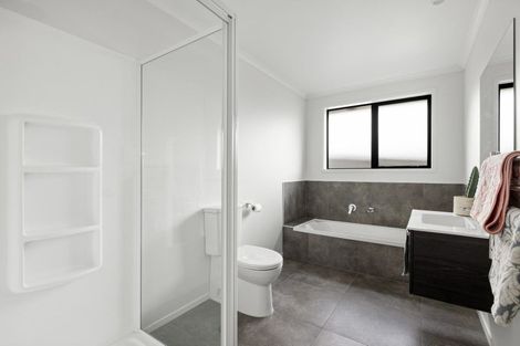 Photo of property in 20 Moira Close, Welcome Bay, Tauranga, 3175