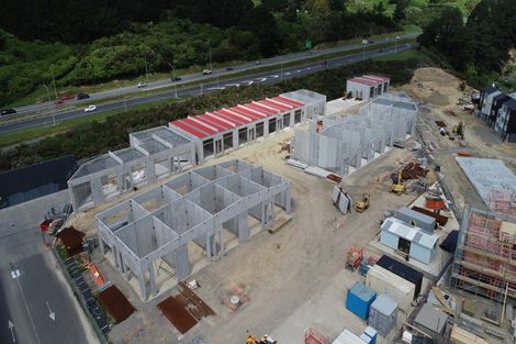 Photo of property in 1 Ara Paiwhenua, Tawa, Wellington, 5028