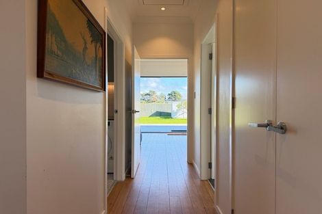 Photo of property in 25 Pirie Crescent, Moera, Lower Hutt, 5010