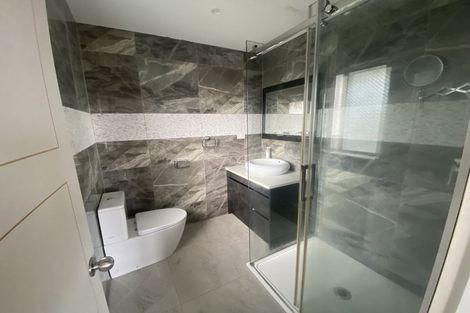 Photo of property in 54 Redoubt Road, Clover Park, Auckland, 2105