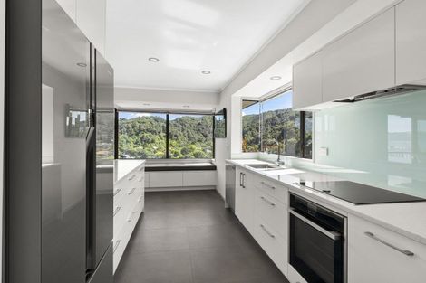 Photo of property in 32 Walter Road, Lowry Bay, Lower Hutt, 5013