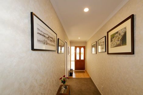 Photo of property in 8 Dules Walk, Taradale, Napier, 4112