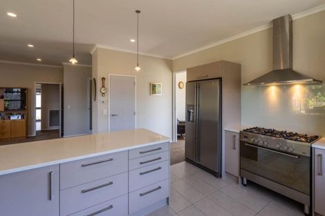 Photo of property in 4 Petrel Close, Paraparaumu Beach, Paraparaumu, 5032