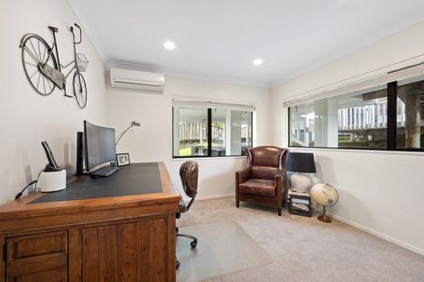 Photo of property in 9 Chisbury Terrace, Shelly Park, Auckland, 2014