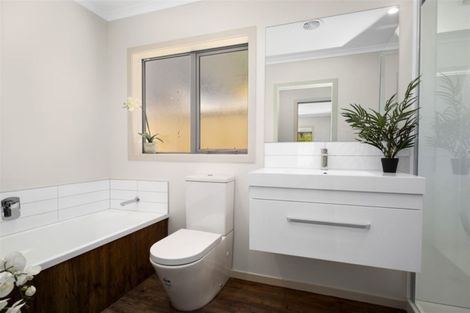 Photo of property in 7 Hull Place, Whitby, Porirua, 5024