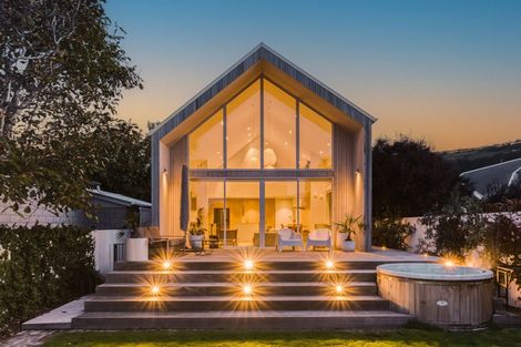 Photo of property in 41 Wiggins Street, Sumner, Christchurch, 8081