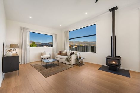 Photo of property in 7 Travertine Street, Cromwell, 9310