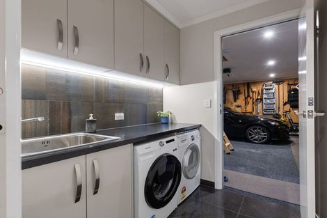 Photo of property in 3 Silicon Way, Fitzherbert, Palmerston North, 4410