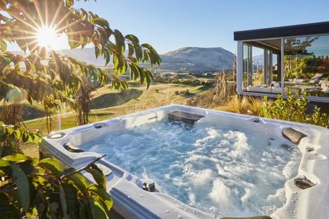 Photo of property in 5 Kintyre Court, Jacks Point, Queenstown, 9371