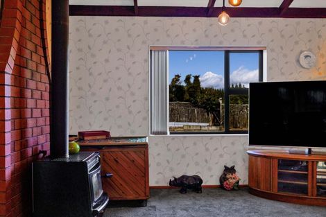 Photo of property in 1225 Egmont Road, Egmont Village, New Plymouth, 4372