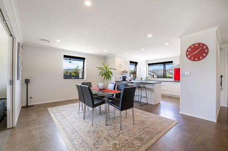 Photo of property in 8 Remana Crescent, Huapai, Kumeu, 0810