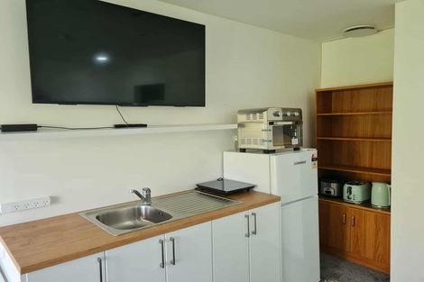 Photo of property in 28 Arataki Road, Havelock North, 4130