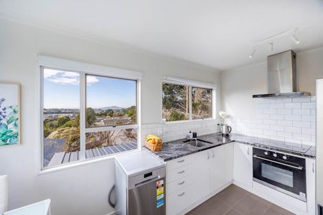 Photo of property in 1/307a Wairau Road, Totara Vale, Auckland, 0627