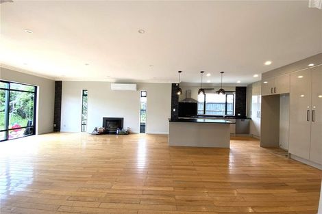 Photo of property in 439 Old Te Atatu Road, Te Atatu Peninsula, Auckland, 0610