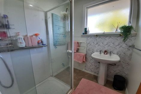 Photo of property in 43 Prestons Road, Redwood, Christchurch, 8051