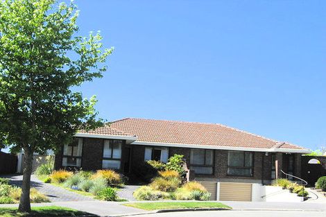 Photo of property in 18 Rembrandt Place, Burnside, Christchurch, 8053