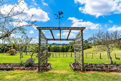 Photo of property in 211 Gray Road, Te Kamo, Kamo, 0185