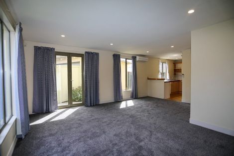 Photo of property in 76 Picton Avenue, Riccarton, Christchurch, 8011