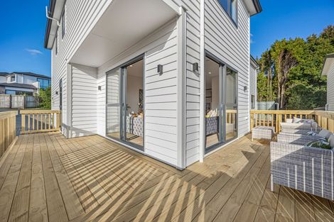 Photo of property in 48 Lewisham Street, Highland Park, Auckland, 2010